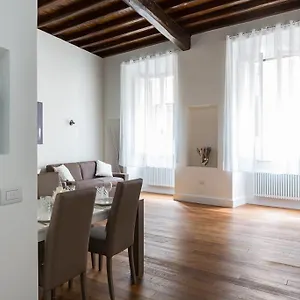 https://campo-marzio-boutique.it-romehotels.com